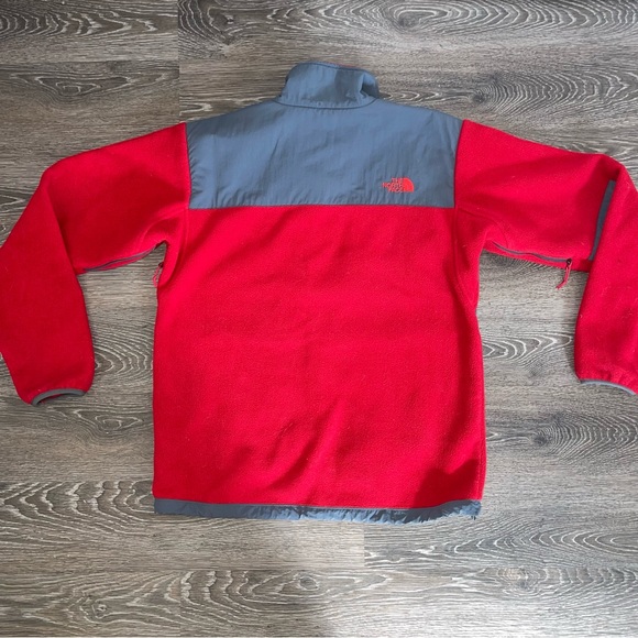 Men the north face red and grey fleece jacket - Picture 4 of 4